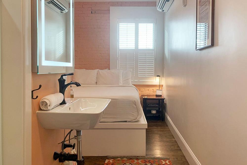 Hotel The Cabot Beverly